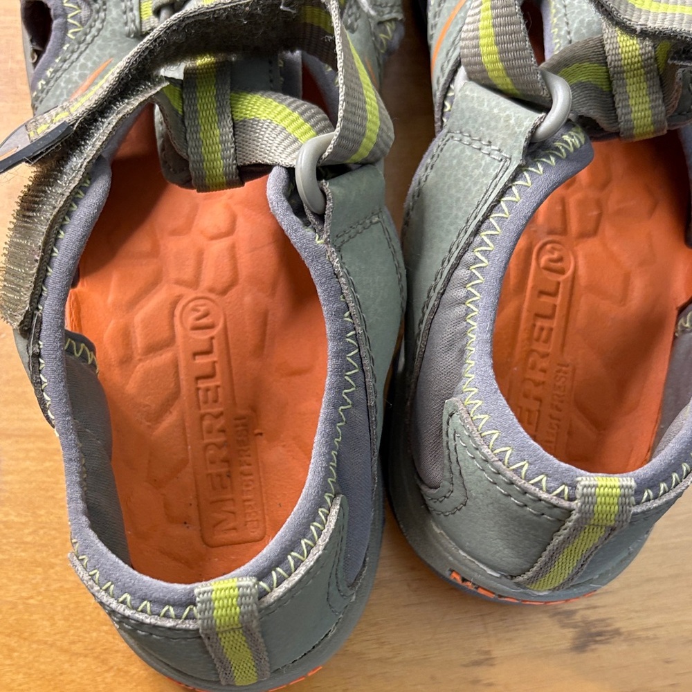MERRELL HYDRO Sandals Youth Size 6 Waterproof Hiking Outdoor Shoe Closed Sandal - Picture 4 of 9